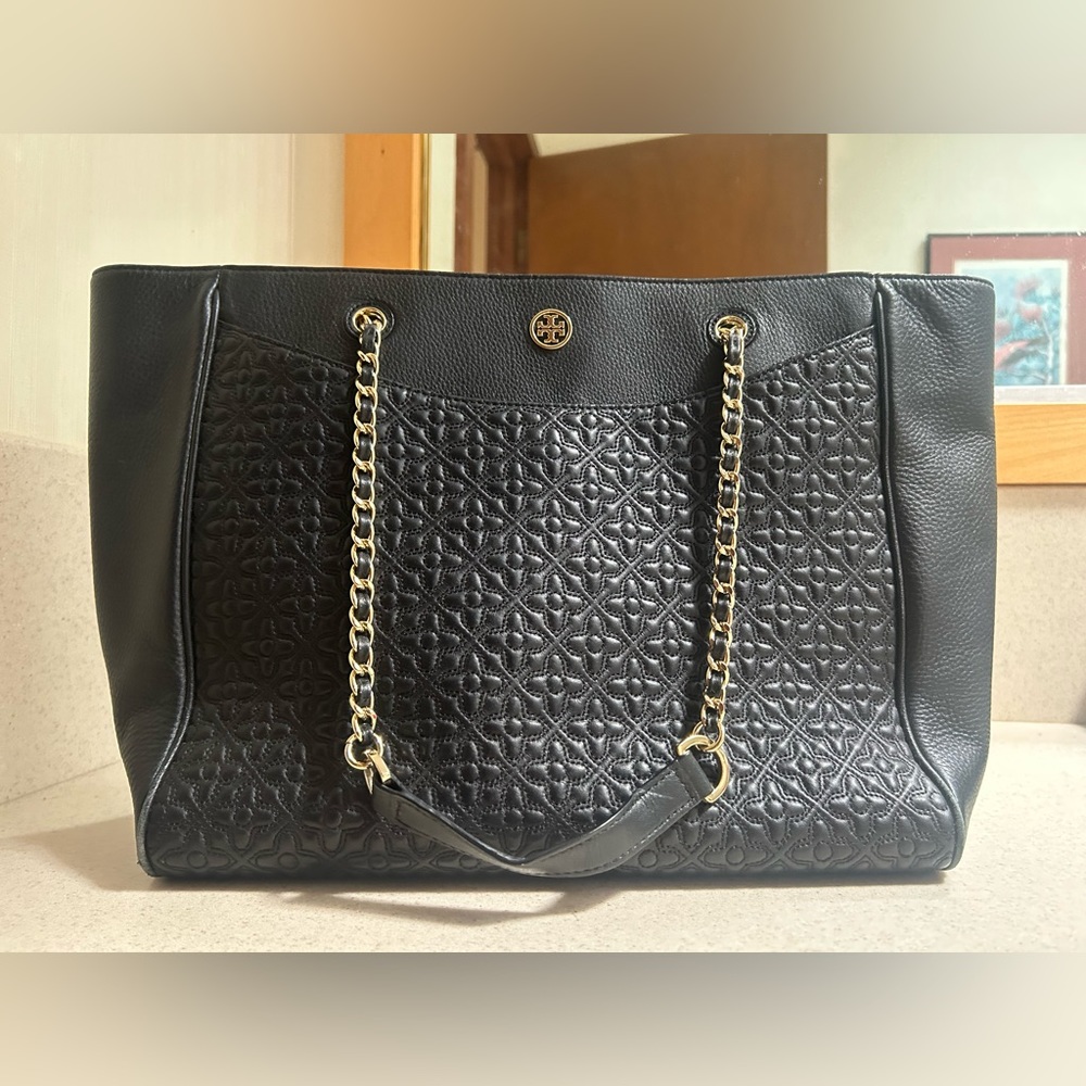 Tory Burch Bryant Quilted Leather Handbag - Black